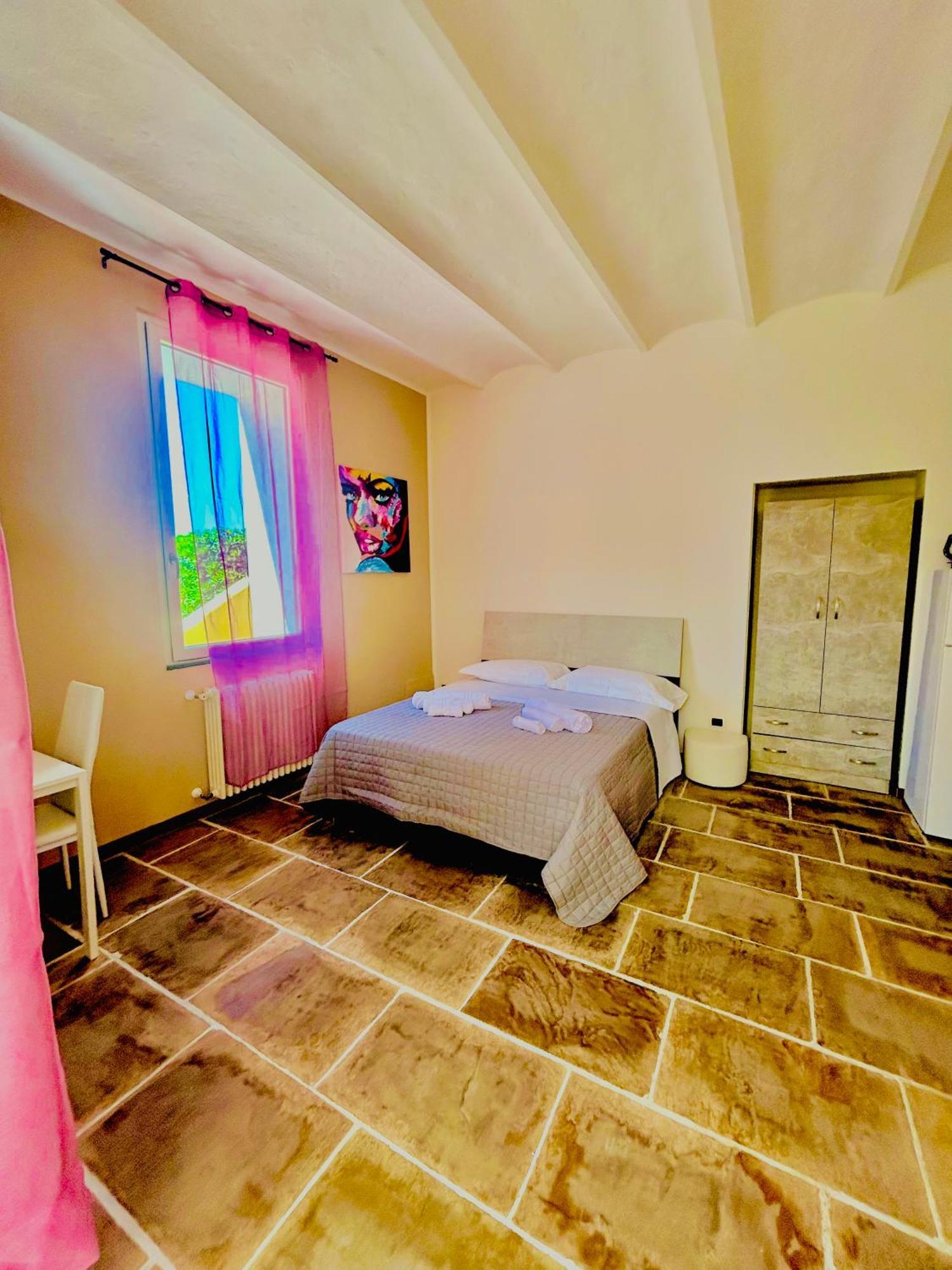 Oltre - Dove Cielo E Mare Si Uniscono Aparthotel Milazzo Buitenkant foto